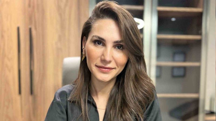 'Sivilce ergenliğe özgü bir durum değil, bir hastalıktır'