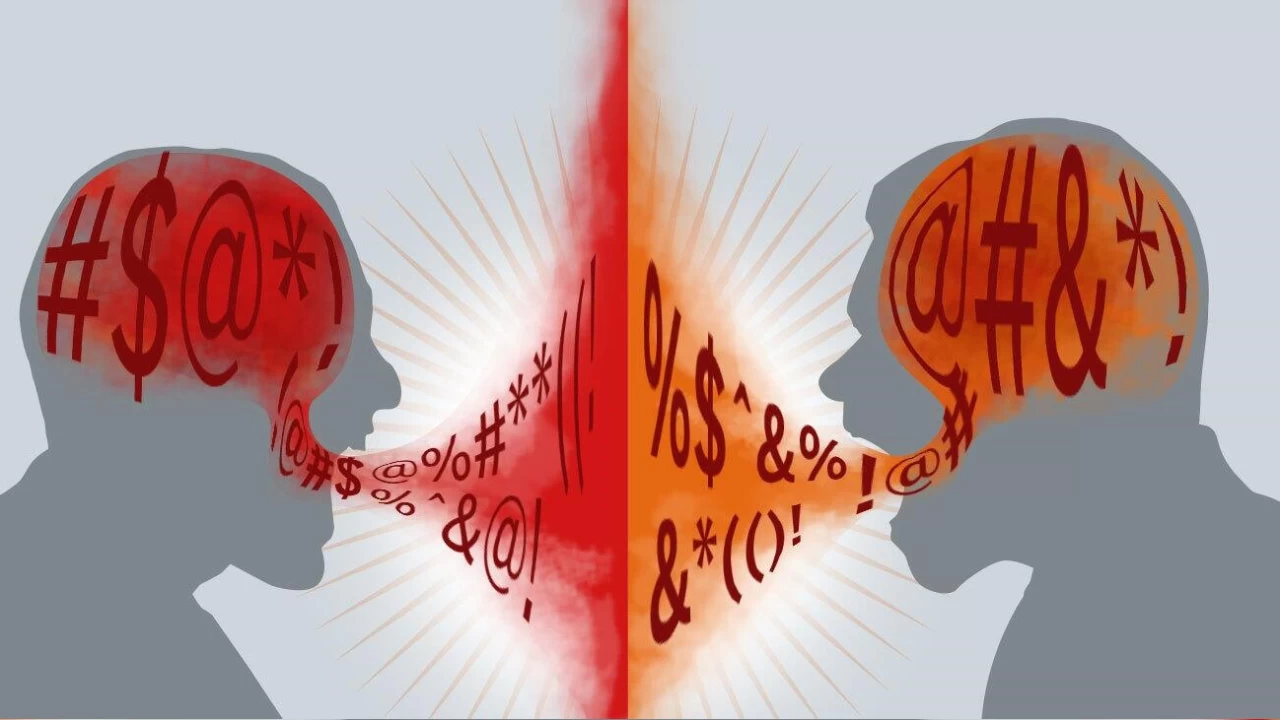 Sosyal medyadan hakaret edenlere para cezası