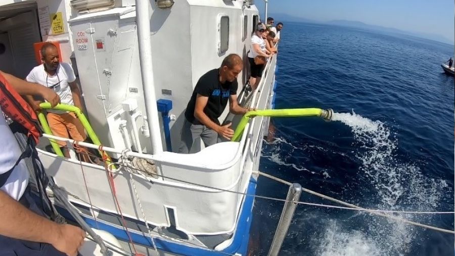 Su alan gemideki 76 kişi kurtarıldı