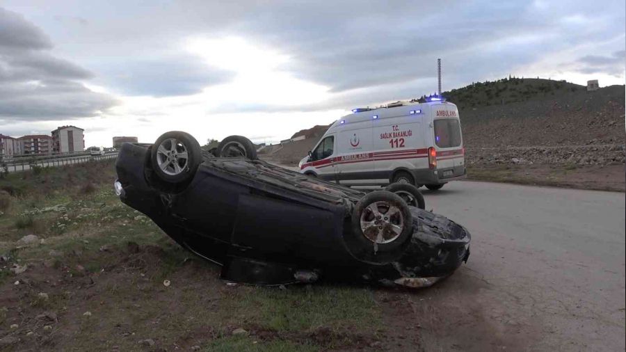 Takla atan otomobilde 3 yaralı