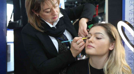 Usta kuaförler hünerlerini fuarda sergiledi