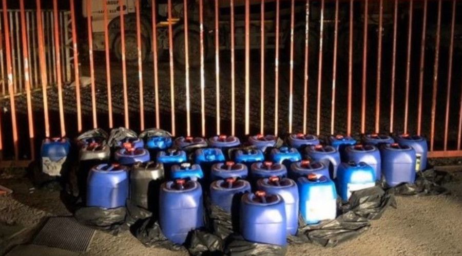 Uyuşturucu yapımında kullanılan 1 tona yakın sıvı asetik anhidrit ele geçirildi