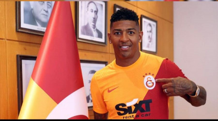 Van Aanholt PSV'ye kiralandı