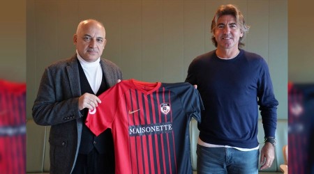 Yeni teknik direktör imzayı attı