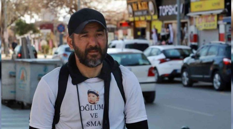 6 yıldır göremediği oğlu için Türkiye'yi dolaşıyor