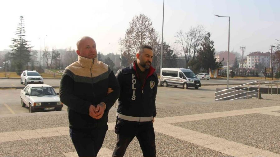 81 koyunla kayıplara karıştı