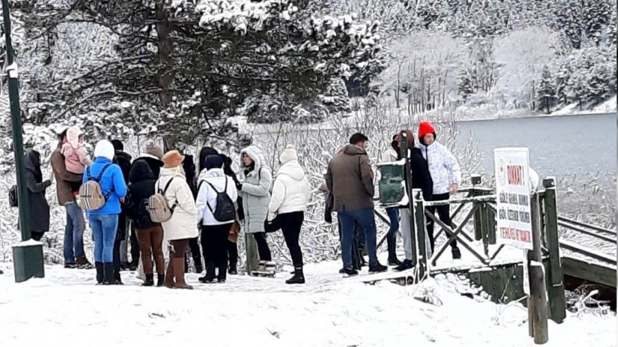 Abant karla şenlendi