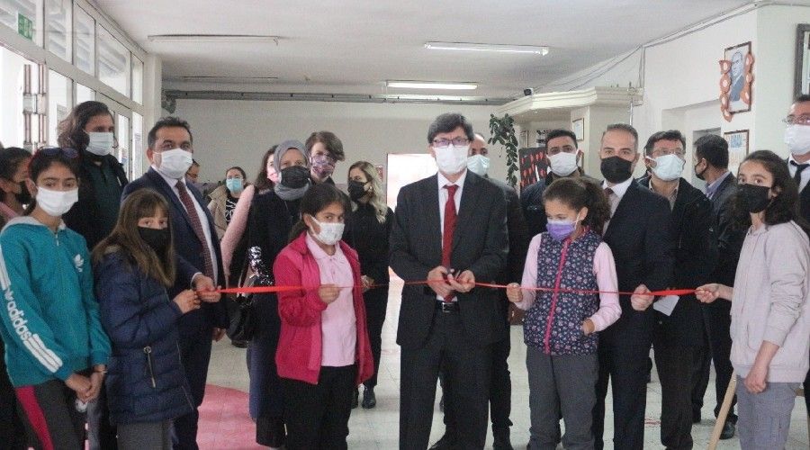 Afyonkarahisar'da bilim fuarı açıldı