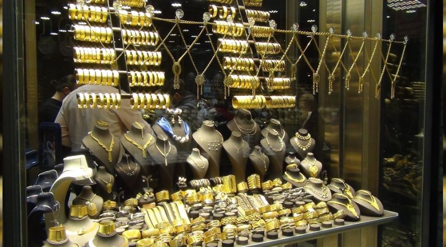Altın düştü, düğün yapacaklar kuyumculara koştu
