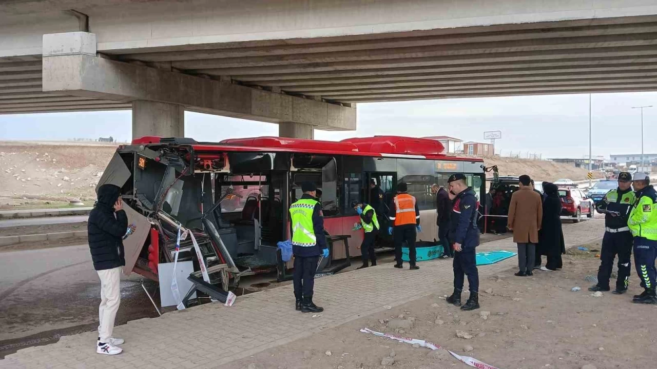 Ankara'da belediye otobs trla arpt: 1 l, 1 yaral