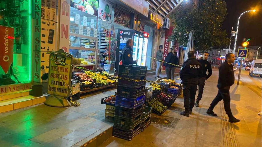 Antalya'da manav dükkanına silahlı saldırı