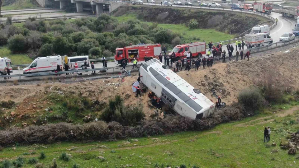 Antalya'da yolcu otobüsü şarampole yuvarlandı: 8 ölü, 26 yaralı