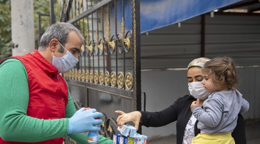 Bağışlanan 7 bin adet mama annelere ulaştırıldı