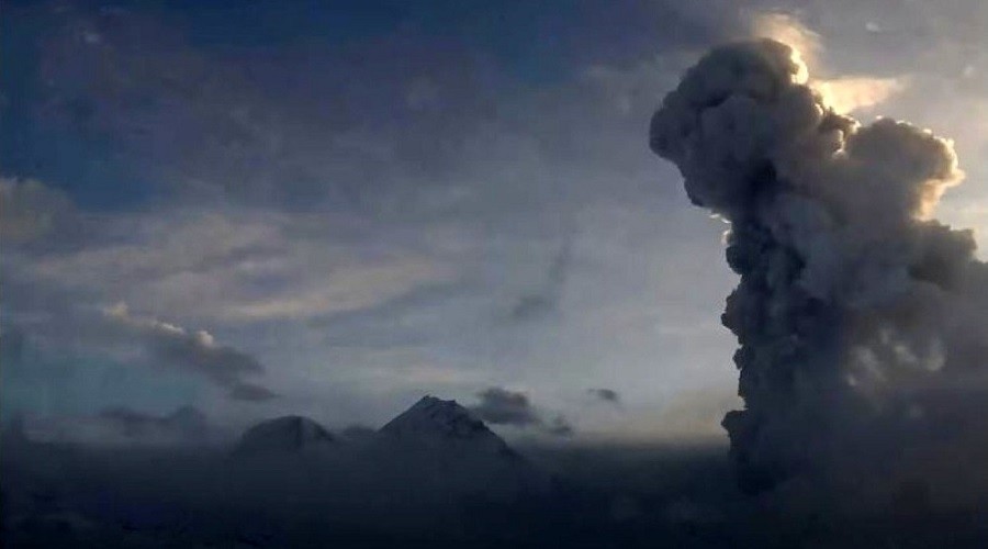 Bezymianny Yanardağı kül püskürtmeye başladı