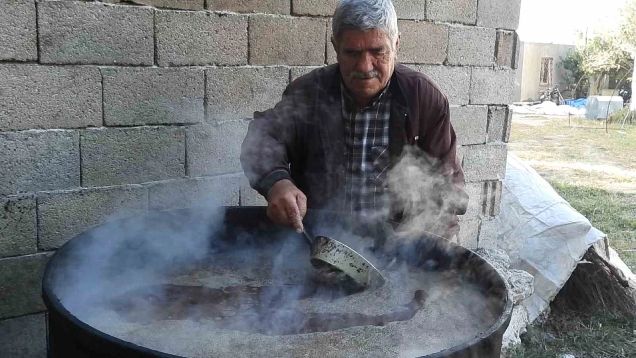 Binbir zahmetle üretiliyor, litresi 180 ila 200 liradan satılıyor