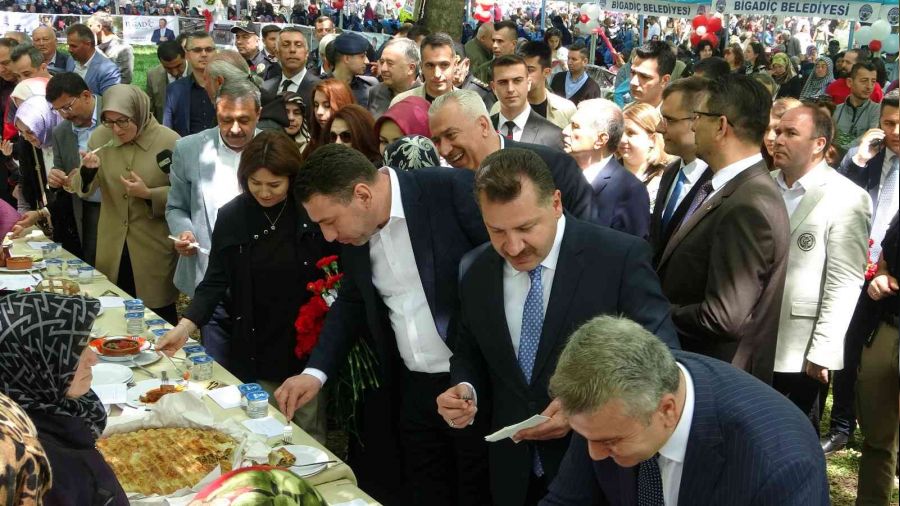 Binlerce vatandaş festivalde bir araya geldi