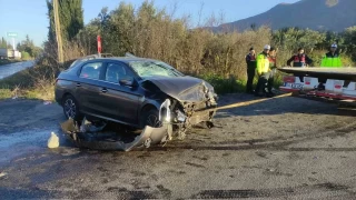 Bursa'da iki otomobil kafa kafaya arpt: 7 yaral