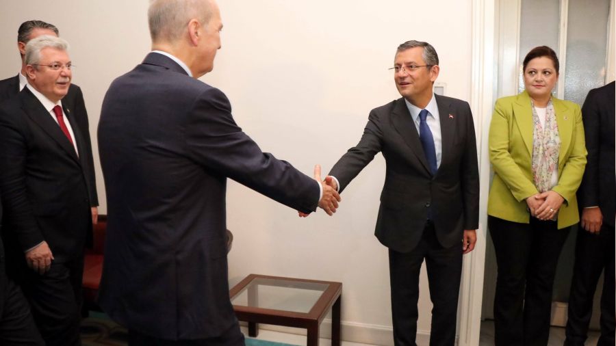 CHP’den AKP’ye İngiliz şartlı destek