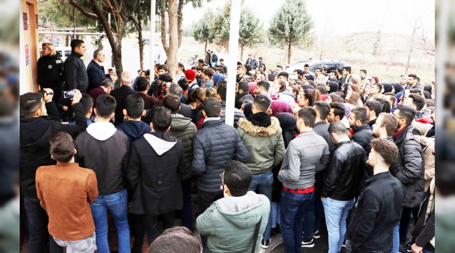 Çürük raporu olan okulda eylem