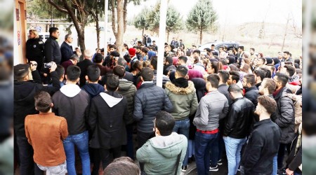 Çürük raporu olan okulda eylem