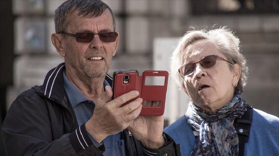 Dijital dünya yaşlıları zorluyor