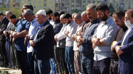 Diyarbakır'da halk yağmur duasına çıktı