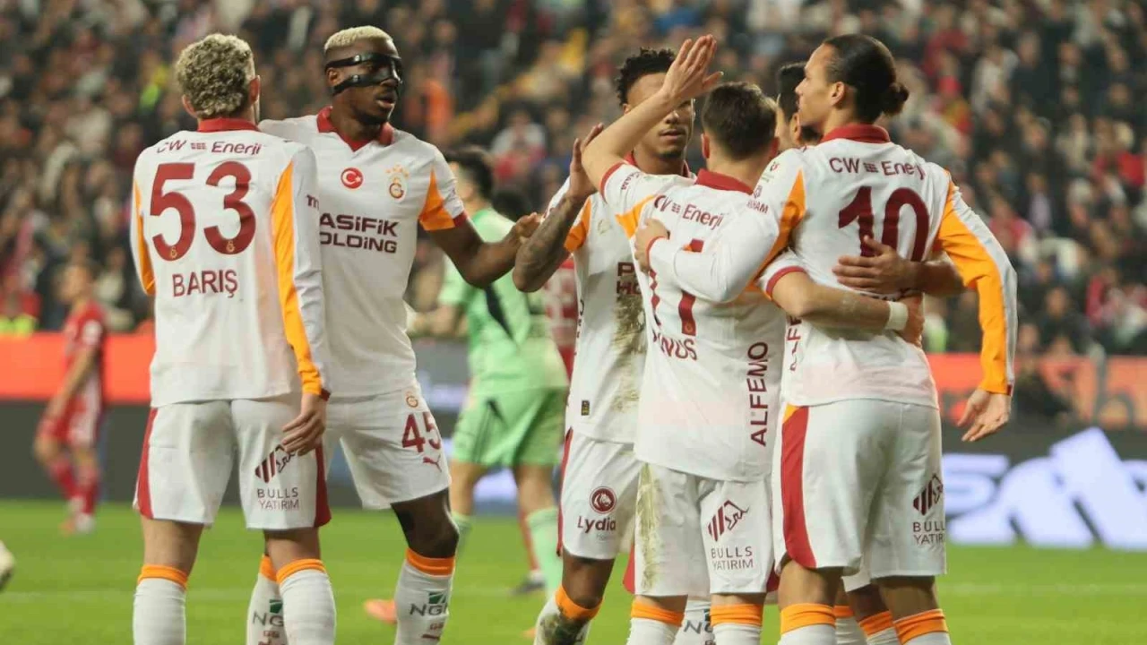Galatasaray Antalyaspor'u rahat geçti