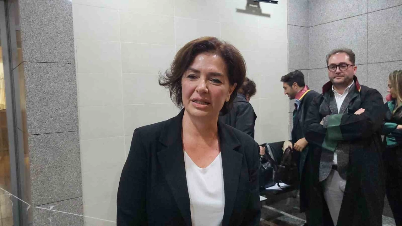 Gazeteci Özlem Gürses'e şok hapis cezası