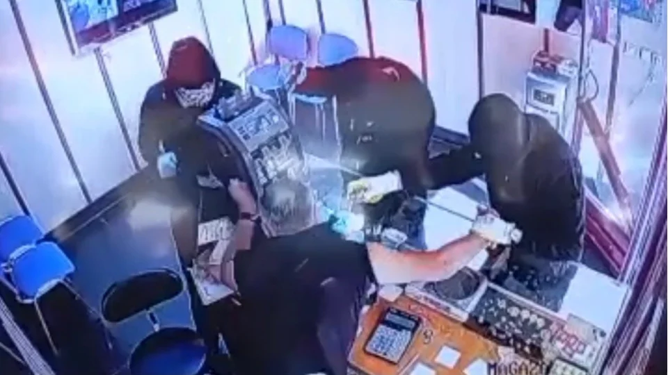 Gaziantep'te 5,6 milyon TL'lik silahlı ve biber gazlı kuyumcu soygunu