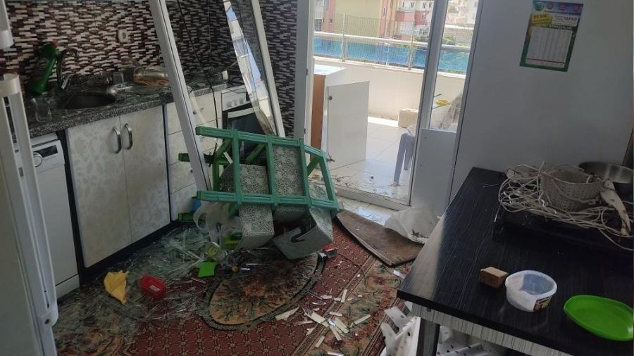 Hortum evleri savaş alanına çevirdi