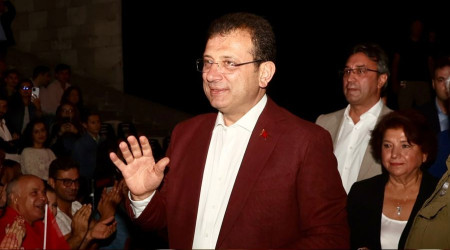 İBB Cumhuriyet'in 100. yılını "100" gösterisiyle kutladı