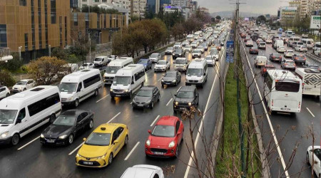 İstanbul Anadolu Yakası'nda trafik yoğunluğu yüzde 90'a ulaştı