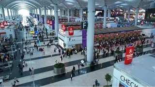 İstanbul Havalimanı'nda 8 kilo 250 gram uyuşturucuyla yakalanan 2 zanlı gözaltına alındı