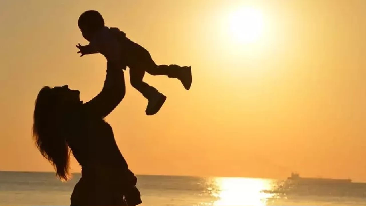 ‘İstanbul'da Anne Olmak’ araştırmasında, çalışan annelerin yaşam memnuniyeti çalışmayan annelere göre daha düşük çıktı