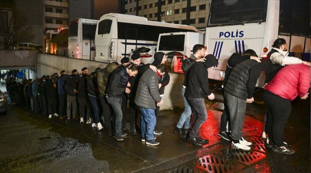 İstanbul'da bir gecede 412 gözaltı