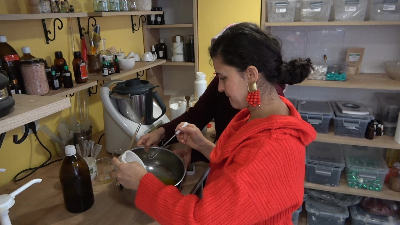 İstanbul'u terk edip çocukluk hayali olan işi kurdu