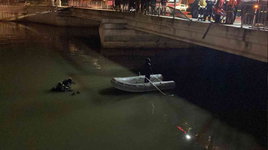 İzmir'de otomobil çaya uçtu: 1 ölü, 3 yaralı