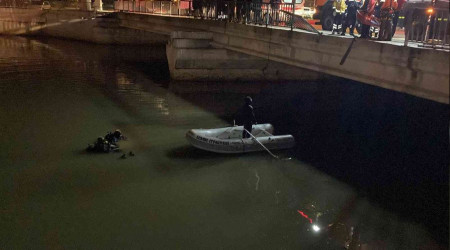İzmir'de otomobil çaya uçtu: 1 ölü, 3 yaralı