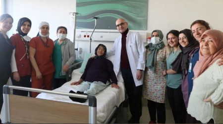 Karın ağrısı yaşayordu, 35 santimetrelik kitle çıktı