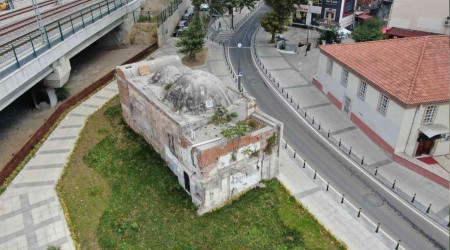 Kartal'da 200 yıllık tarihi hamam restore edilmeyi bekliyor