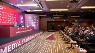 Koç ile Özbek yan yana gelmiyor