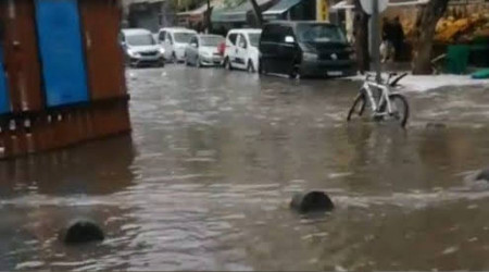 Lüleburgaz'da caddeler göle döndü