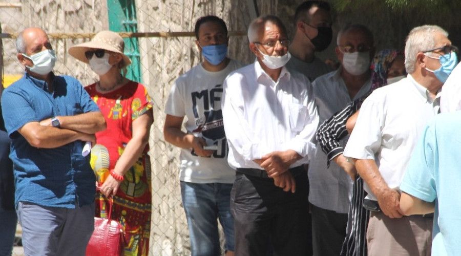 Maaş ve ikramiye kuyruğu