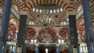 Mersin'in sembollerinden Hazreti Mikdat Camii