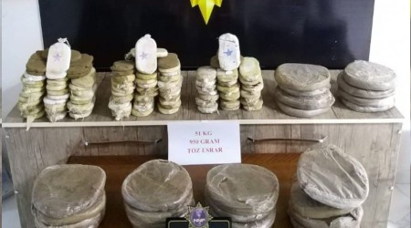 Muz kolileri ierisindeki 51 kilo esrar Narkotik kpei buldu
