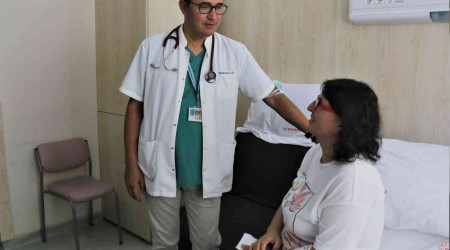 Öksürük şikayeti ile hastaneye başvuran hemşirenin nefes borusu ve akciğerinde sinek larvası tespit edildi