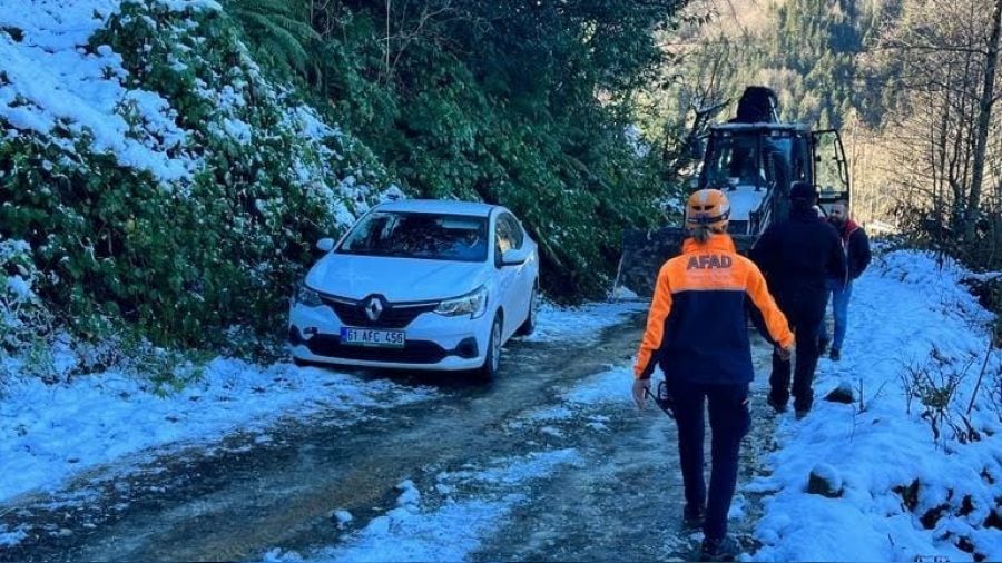 Pokut yaylasında mahsur kalan turistler kurtarıldı