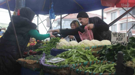 Semt pazarlarında Ramazan hareketliliği
