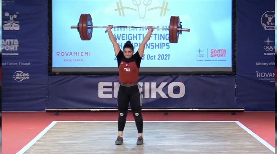 Sera Finlandiya'dan 3 madalya ile döndü