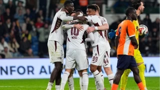 Shomurodov ve Onuachu'nun krallık yarışı başa baş sürüyor